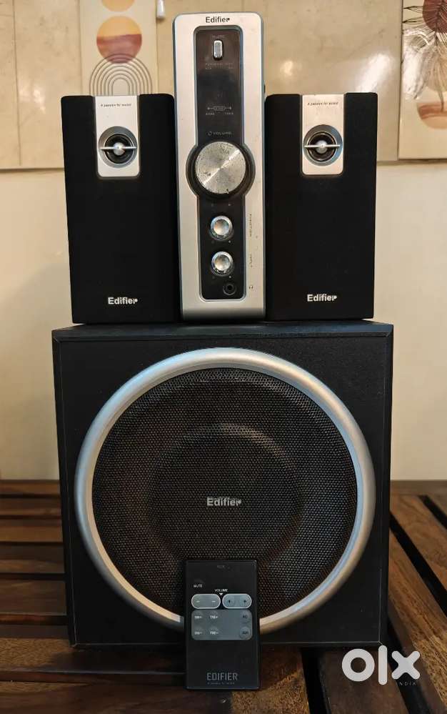 Edifier C2 2.1 Multimedia Speaker System In Excellent Condition