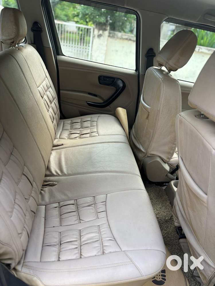 Mahindra Tuv 300 T6, 2018, Diesel
