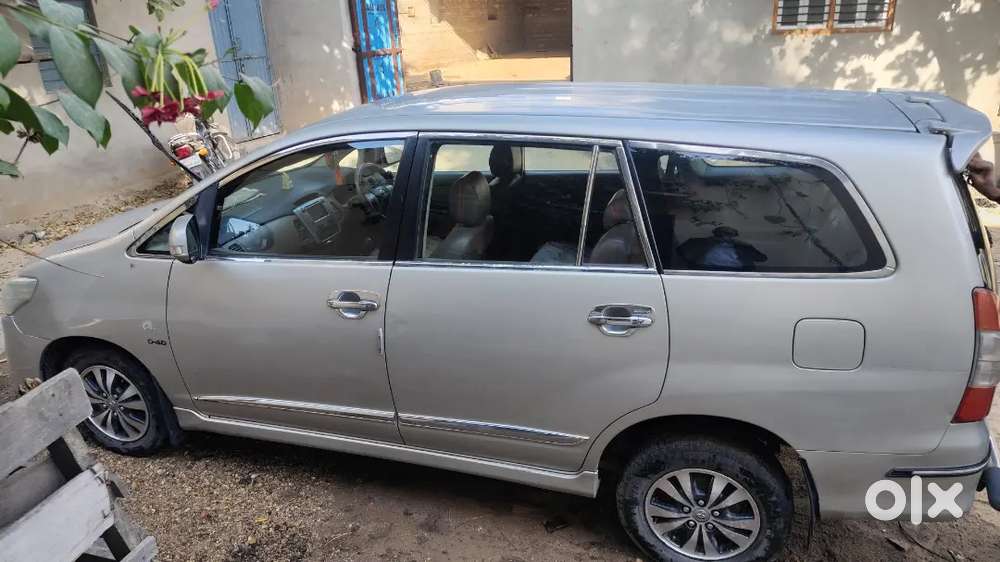 Toyota Innova 2015