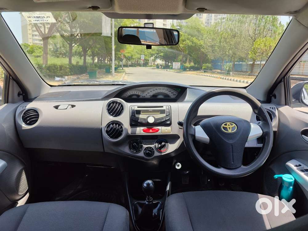 Toyota Etios V, 2011, Petrol