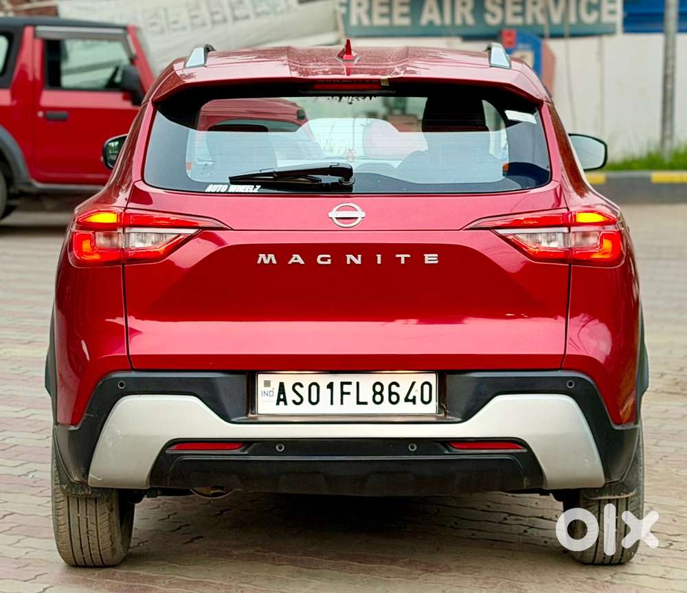 Nissan Magnite 1.0 Xv Premium, 2023, Petrol