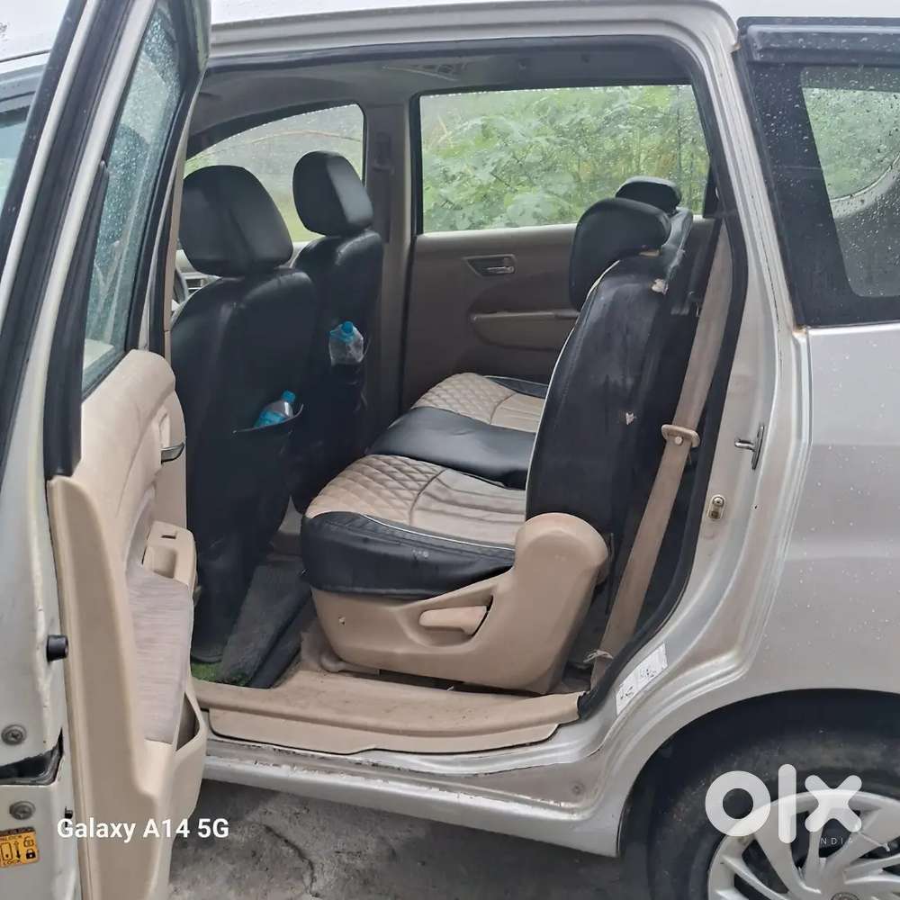 7 Seater Ertiga Car
