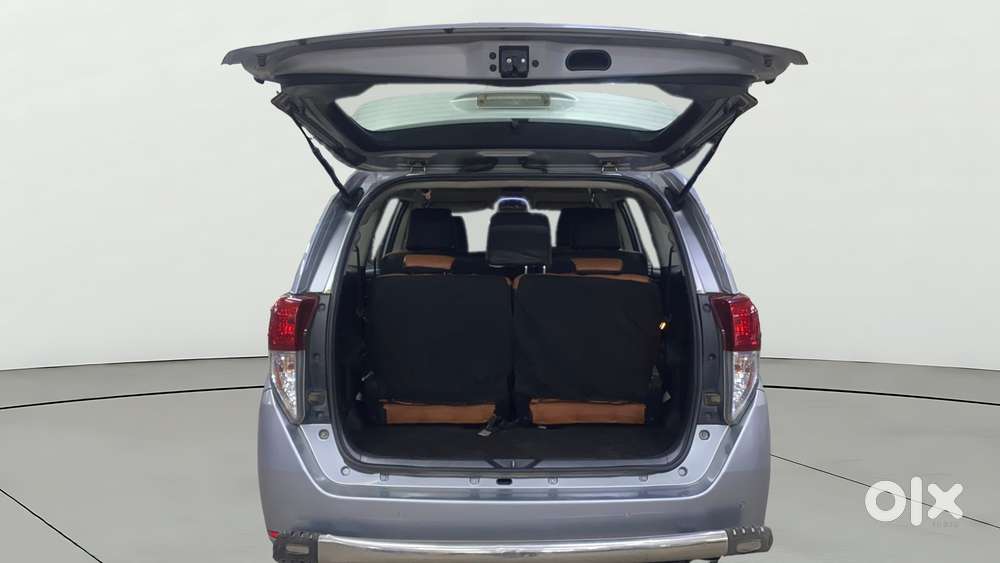 Toyota Innova Crysta [2020-ongoing] 2.4 Vx 8 Str, 2021, Diesel