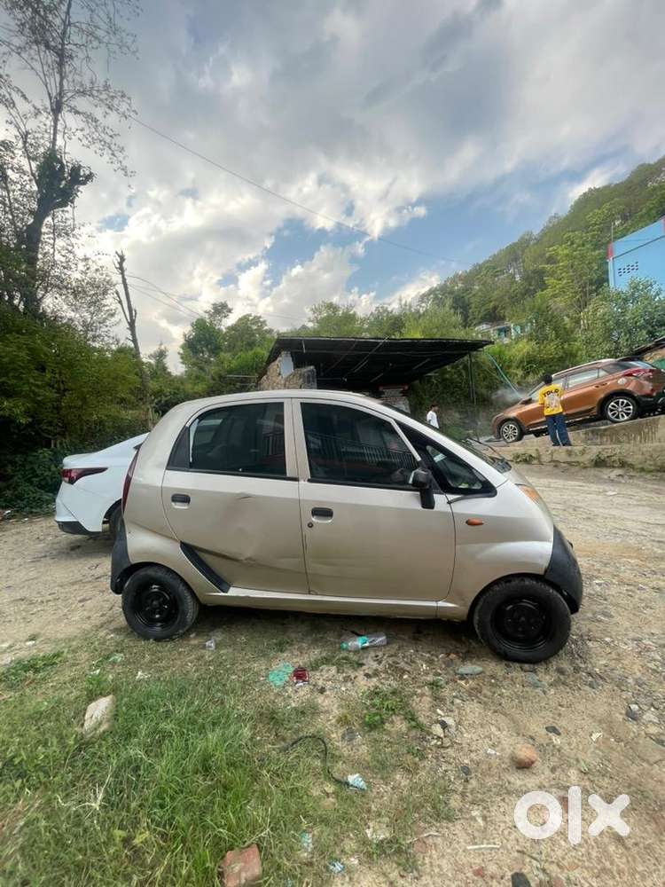 Tata Manual Petrol Car 2012