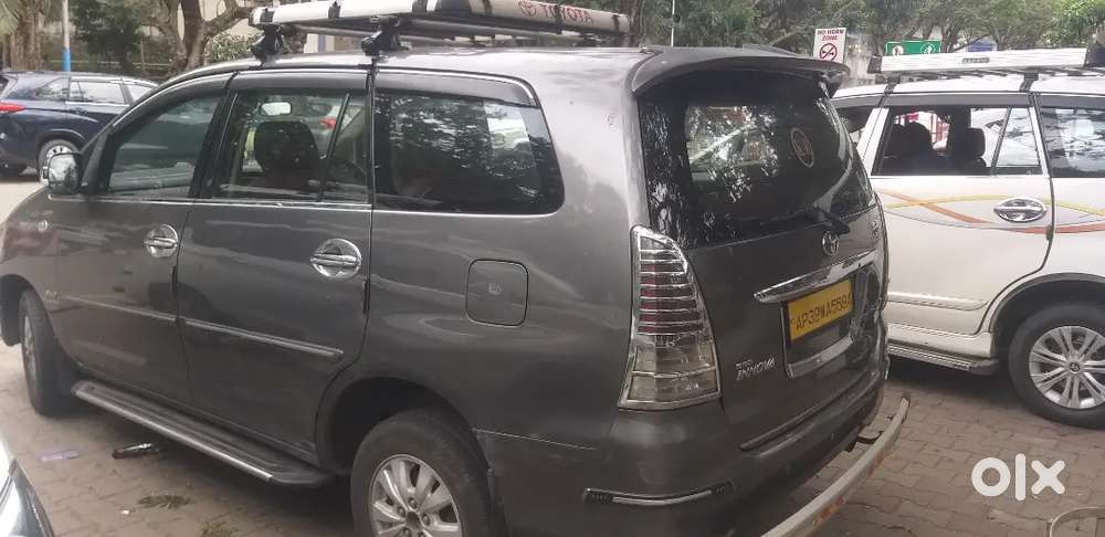 Toyota Innova 2010