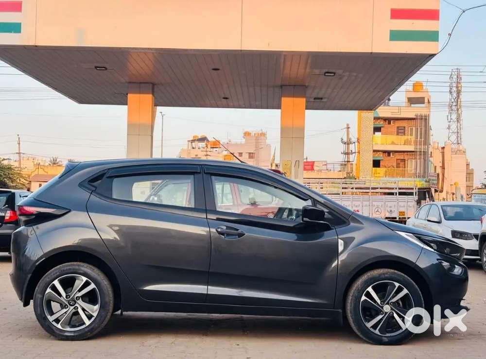 Tata Altroz 2021 Reg 2022  Petrol 28254 Km Driven