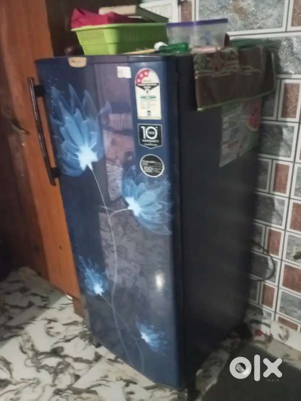 Sab kuch theek he new fridge liya he is liye sell ker rha hu