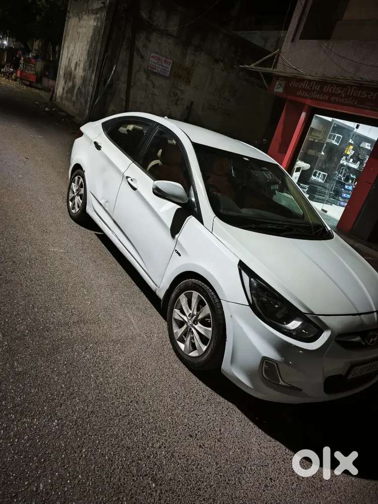 Hyundai Verna Sx O 2011