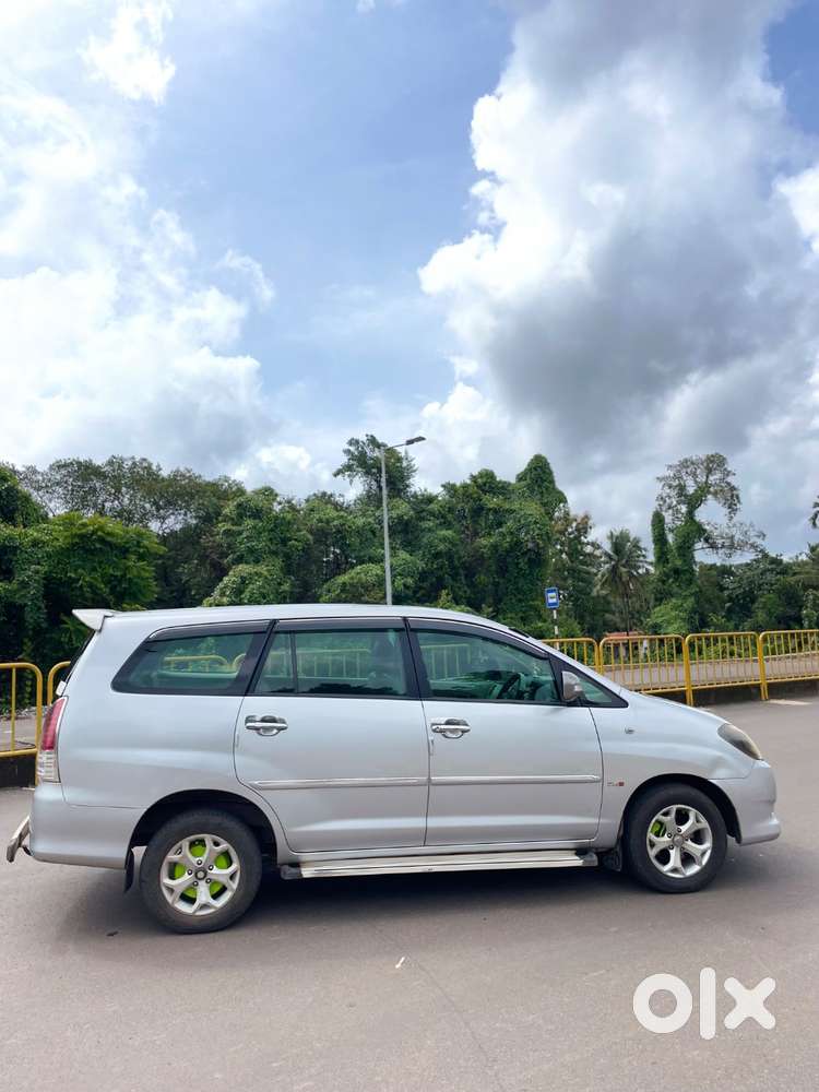 Toyota Innova G 2.5 2009 Model