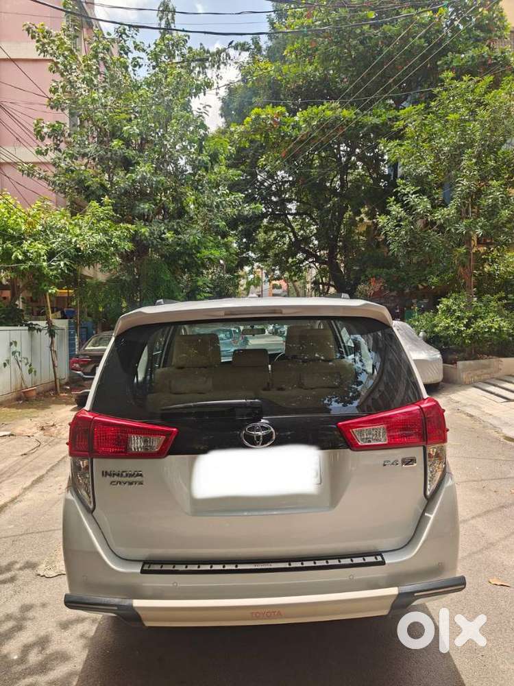 Toyota Innova Crysta 2.4 G Mt 8s, 2024, Diesel
