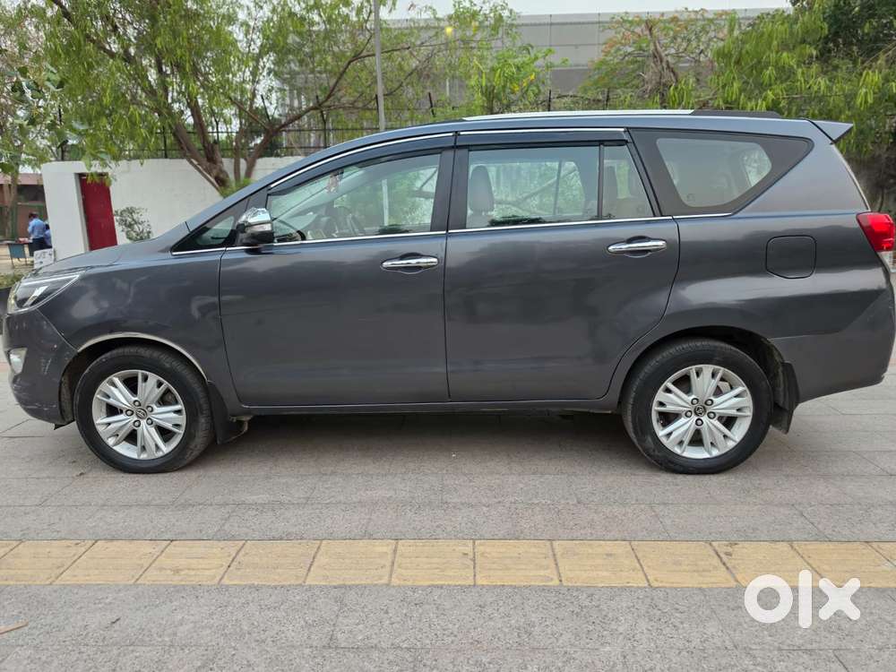 Toyota Innova Crysta 2.8z Automatic, 2016, Diesel