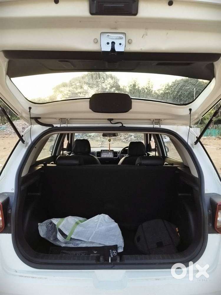 Hyundai Venue Sx(o) Knight Edition Mt, 2022, Diesel