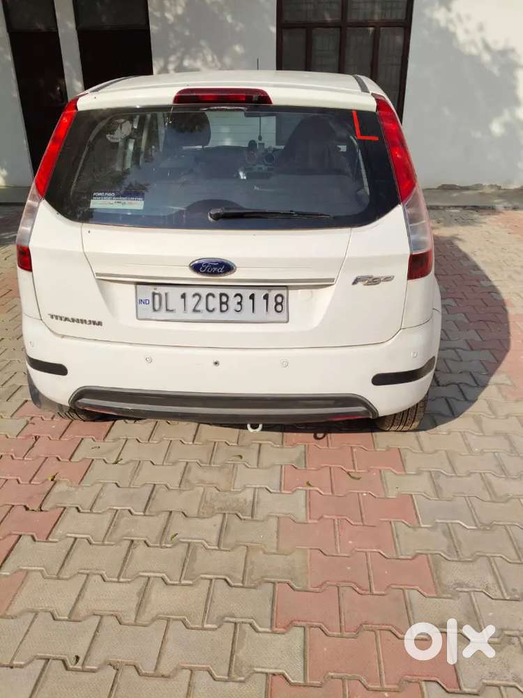 Ford Figo Titanium 2013 Petrol