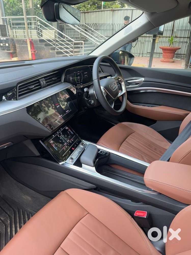 Audi E-tron 55, 2024, Electric