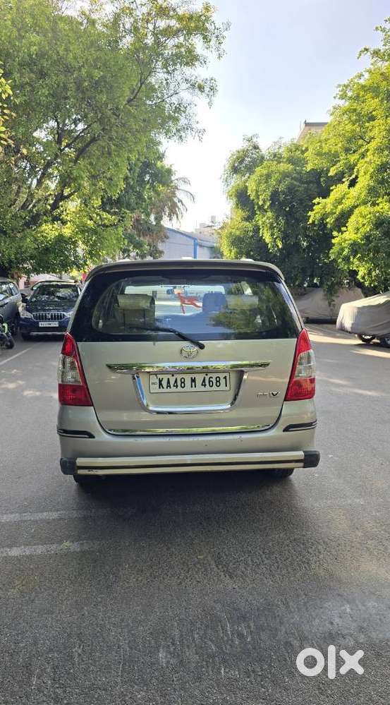 Toyota Innova 2.5 V 8 Str, 2012, Diesel