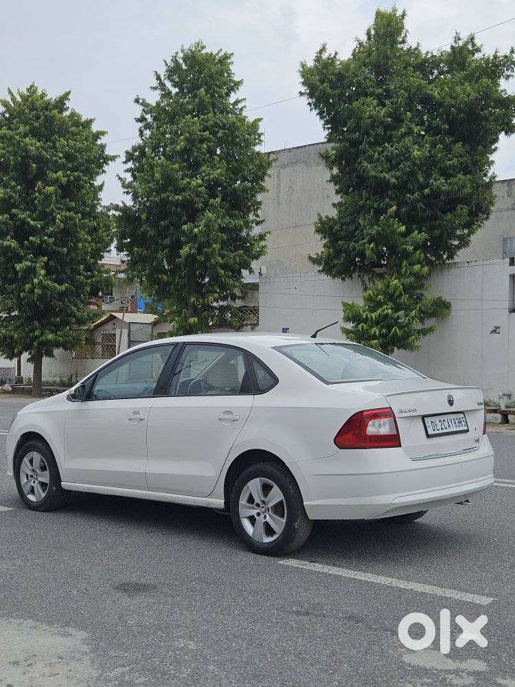 Skoda Rapid 1.0 Rider Plus Tsi At, 2018, Petrol