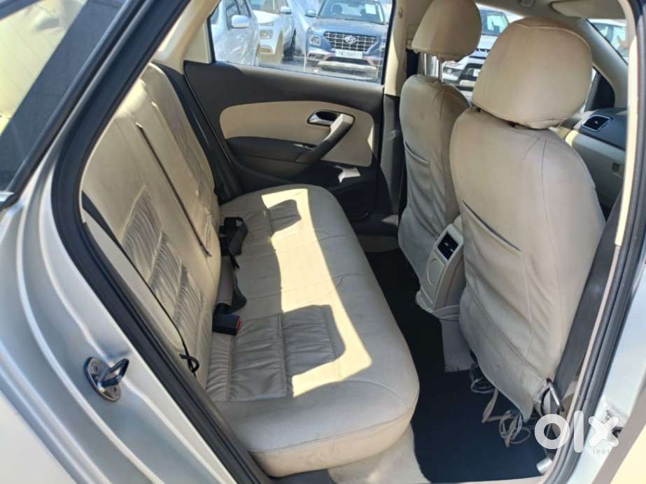 Volkswagen Vento 2010-2013 Petrol Highline, 2011, Petrol