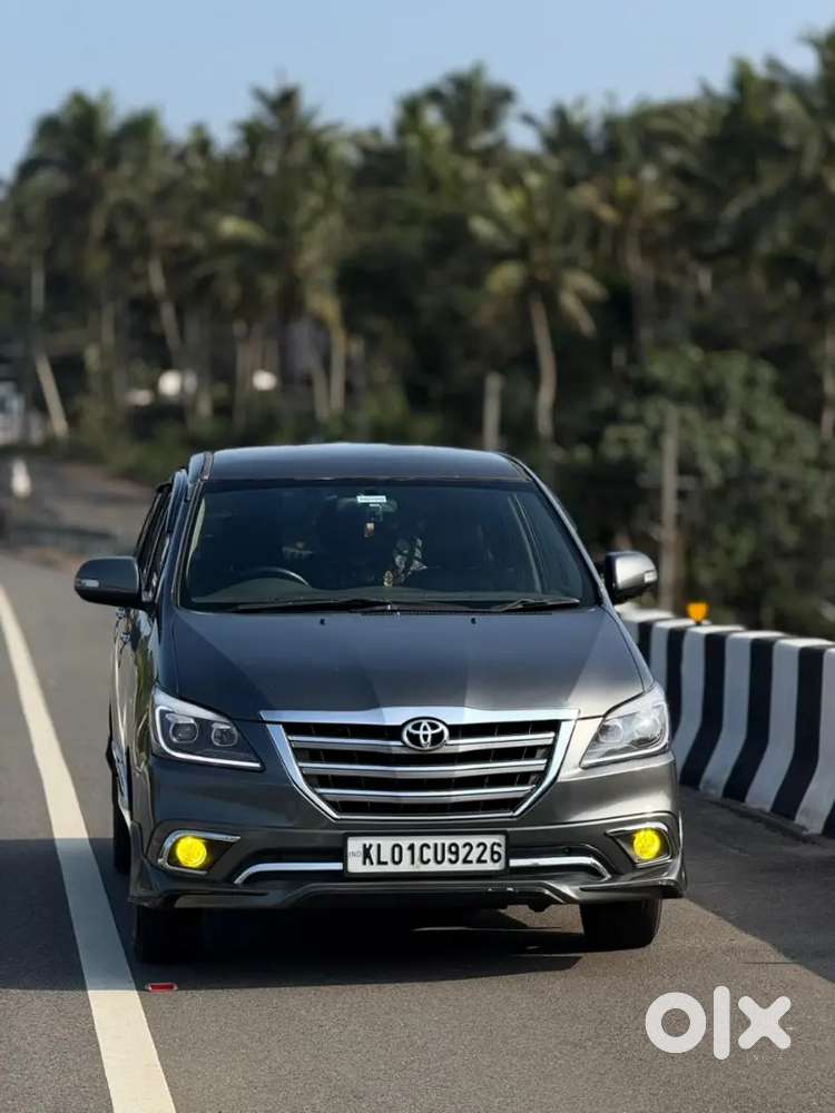 Toyota Innova 2012