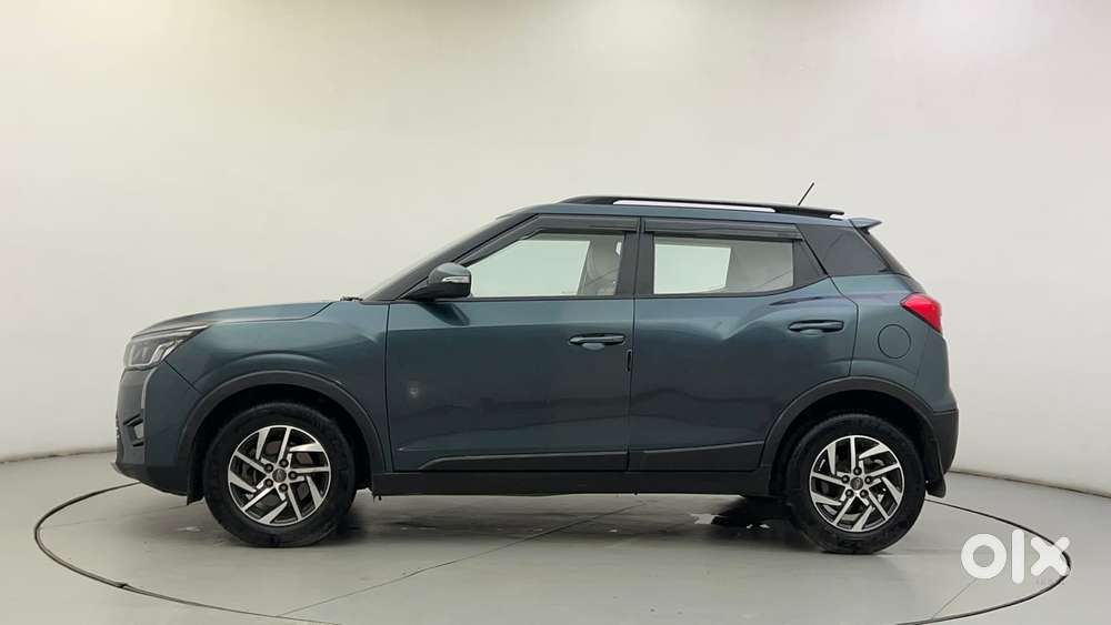 Mahindra Xuv300 1.2 W8 (o) Amt Petrol, 2022, Petrol