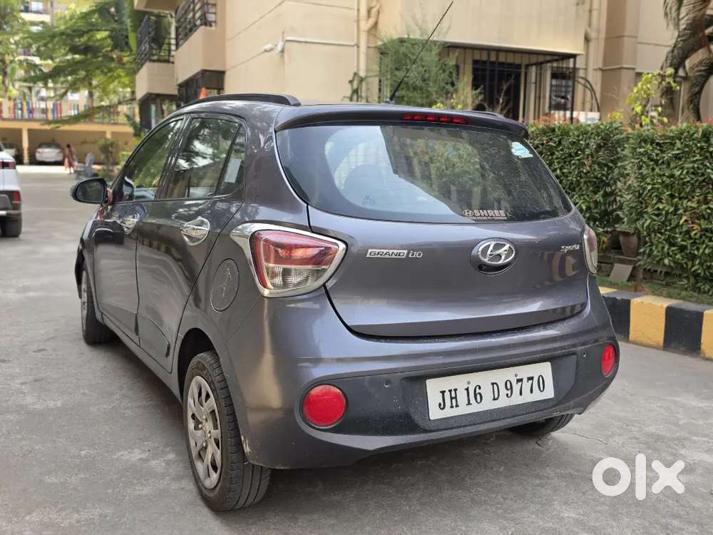 Hyundai Grand I10 Sportz Well Maintained And New Condition
