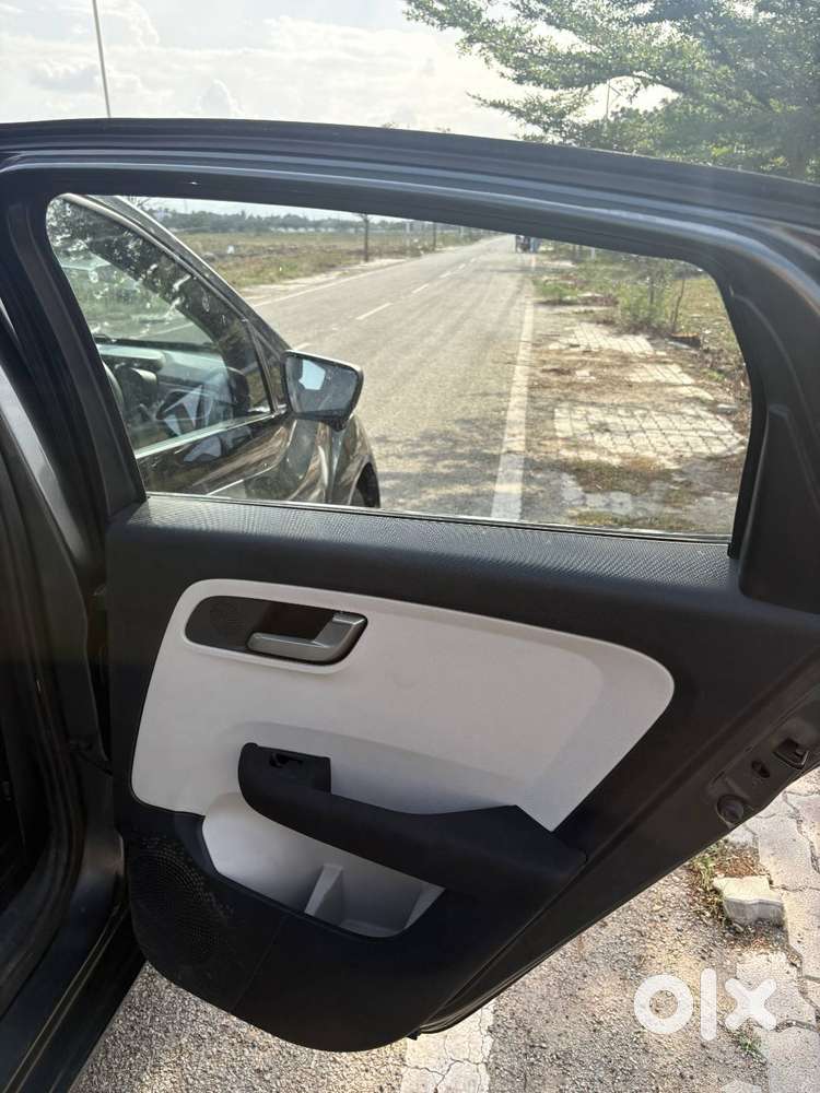 2025 Tata Altroz Xz Lux 1.2 Petrol  21,543 Km  1st Owner