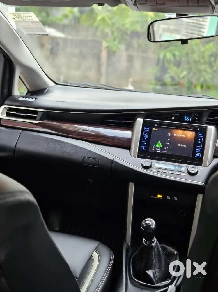 Toyota Innova Crysta Mt 2017... Single Owned.. Price Nagotioble
