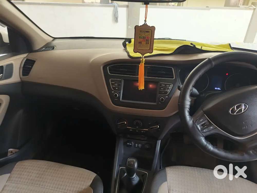 Hyundai I20 2020 Petrol 930000 Km Driven