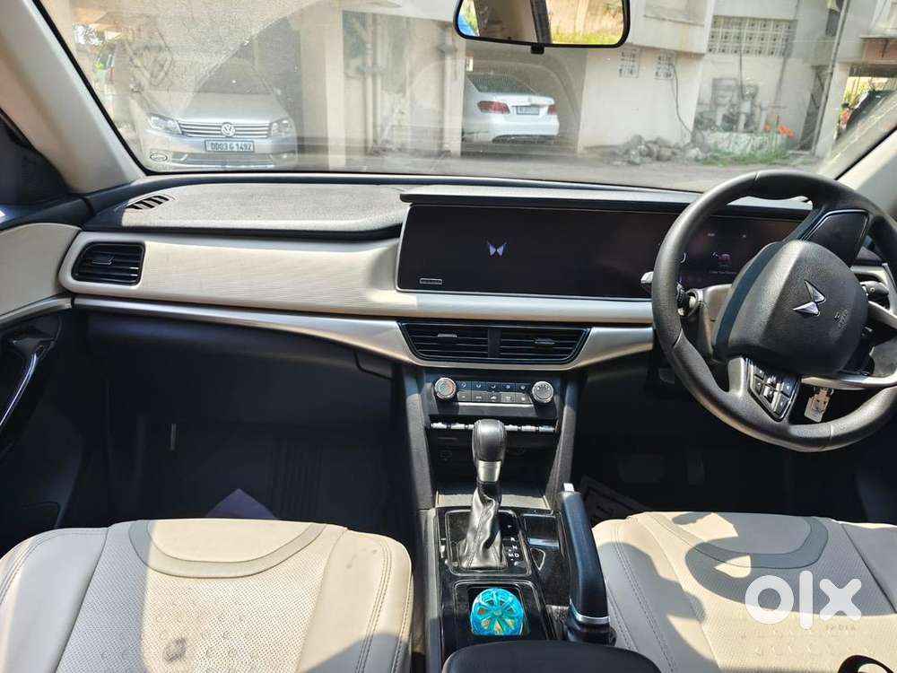 Mahindra Xuv700 2023 Diesel Well Maintained