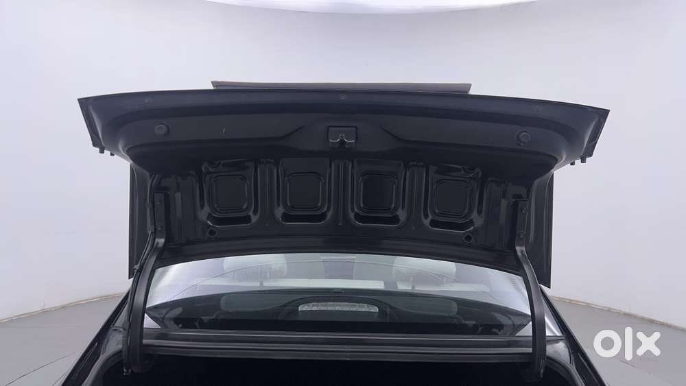 Hyundai Verna 1.5 Sx (o) Petrol Mt, 2023, Petrol