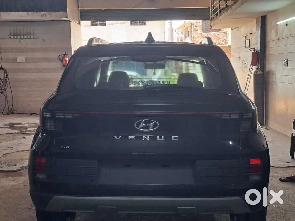 Hyundai New Venue 2022 Diesel 69998 Km Driven