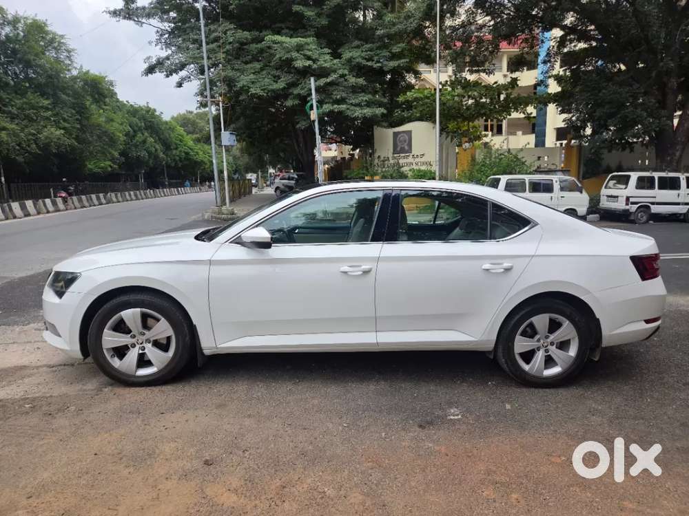 Skoda Superb [ ] 1.8 Style Tsi At, 2016, Petrol