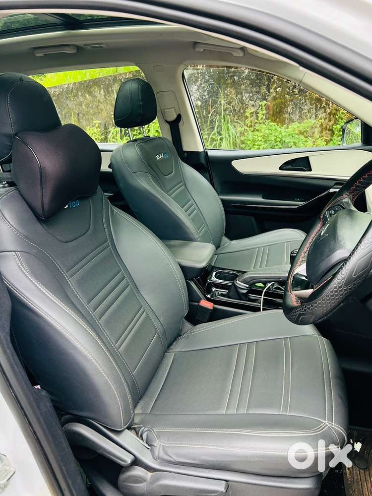 Mahindra Xuv700 Ax5 Petrol Mt — 2021 Ga