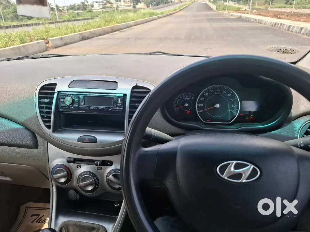 Hyundai I10 2011 Petrol 92700 Km Driven