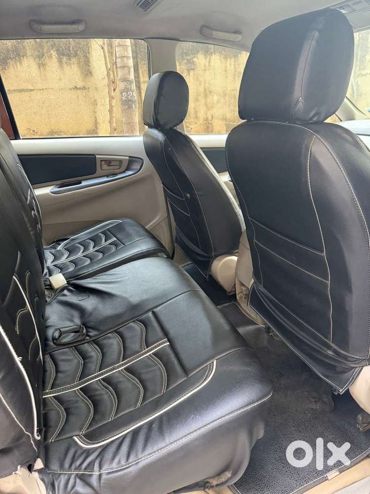 Toyota Innova 2.5 G (diesel) 8 Seater, 2014, Diesel