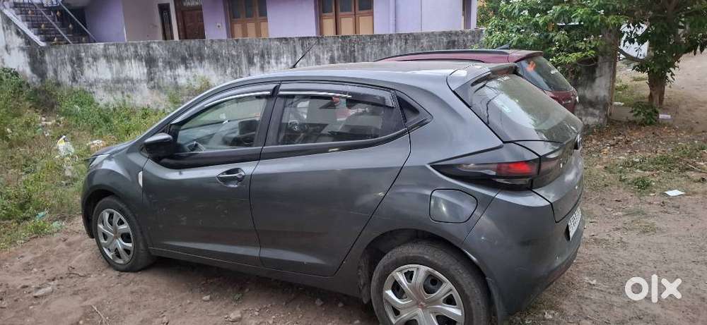 Tata Altroz 1.2 Xm Plus, 2022, Petrol