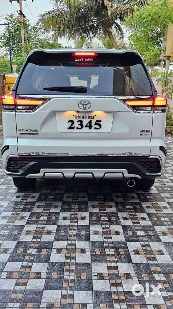 Toyota Innova Hycross 2.0 Zx (o) Hybrid 7 Str, 2025, Petrol