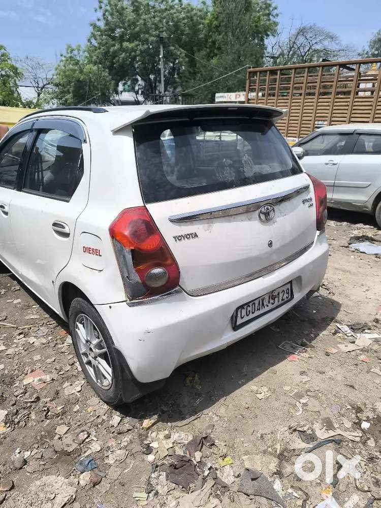 Toyota Etios Liva 2012 Diesel 195000 Km Driven