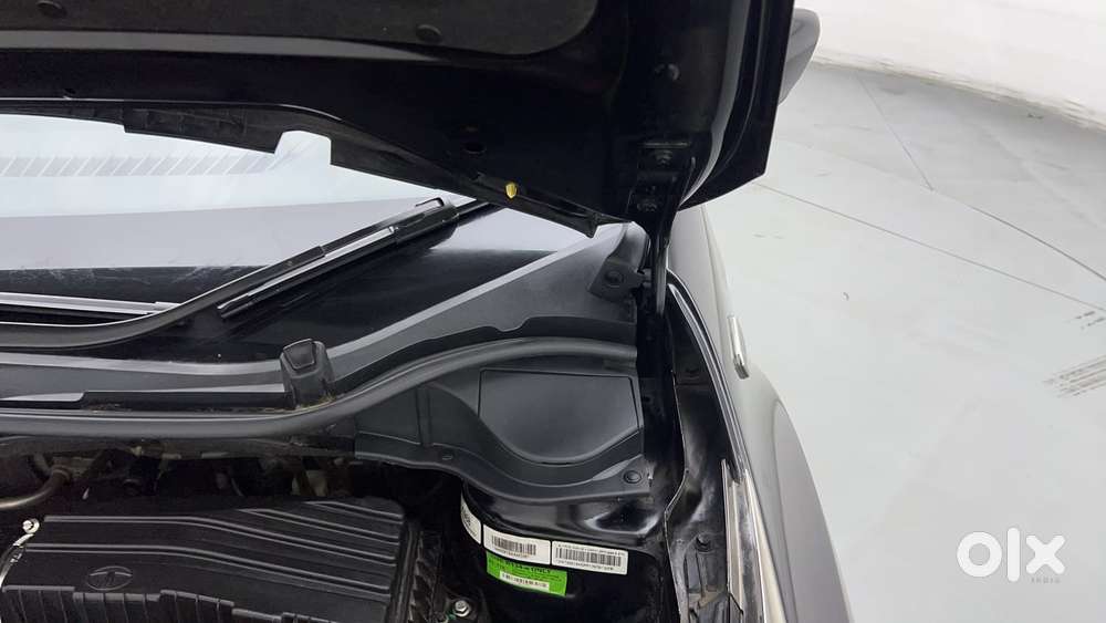 Tata Altroz 1.2 Xza Plus Dark Edition Dct, 2022, Petrol