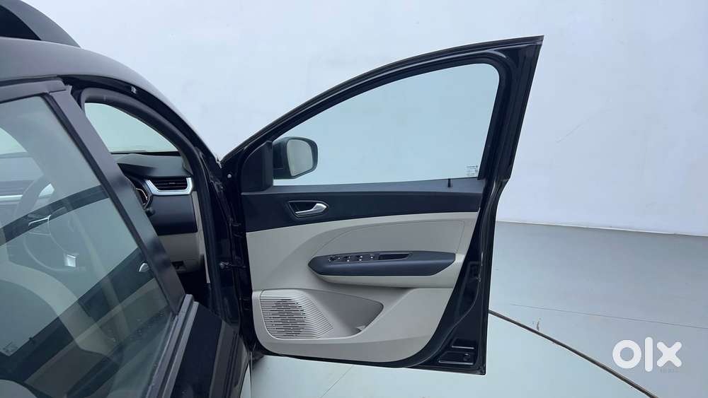 Renault Triber Rxz, 2024, Petrol