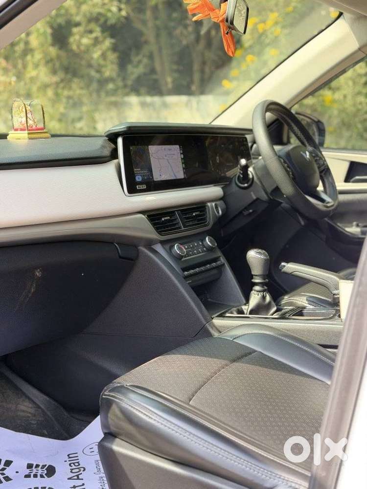Mahindra Xuv700 2.2 Ax 5 Diesel Mt 7 Str, 2024, Diesel