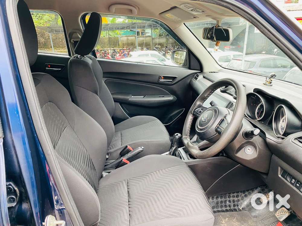 Maruti Suzuki Swift Vxi + Manual, 2022, Petrol