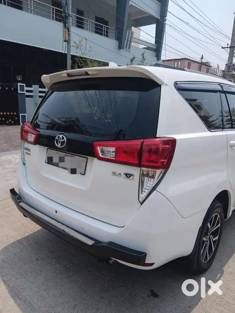 Innova Crysta 2018 V 2.4 8 Str Well Maintained