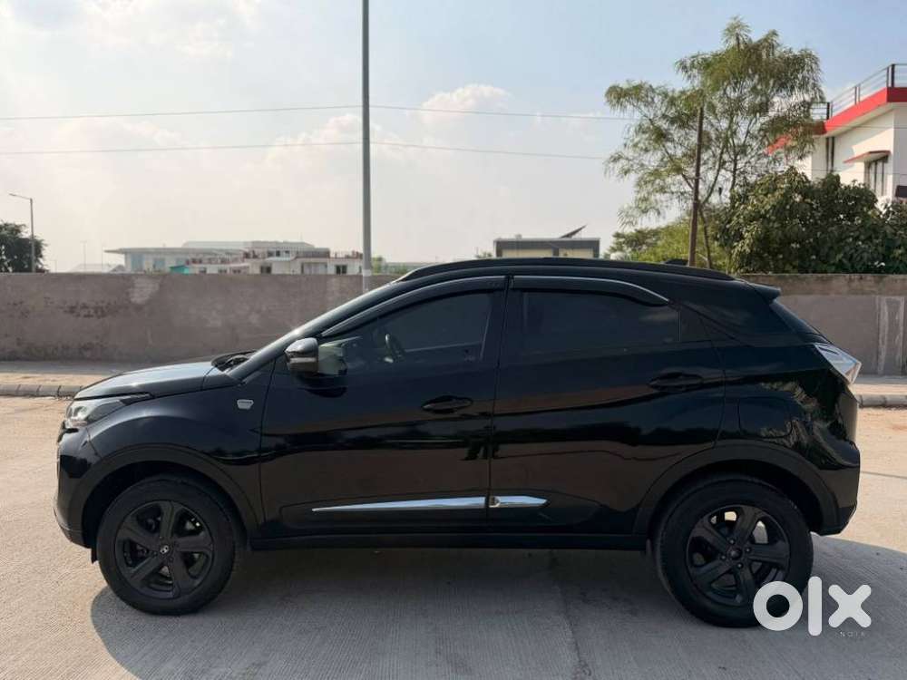 Tata Nexon, 2023, Petrol