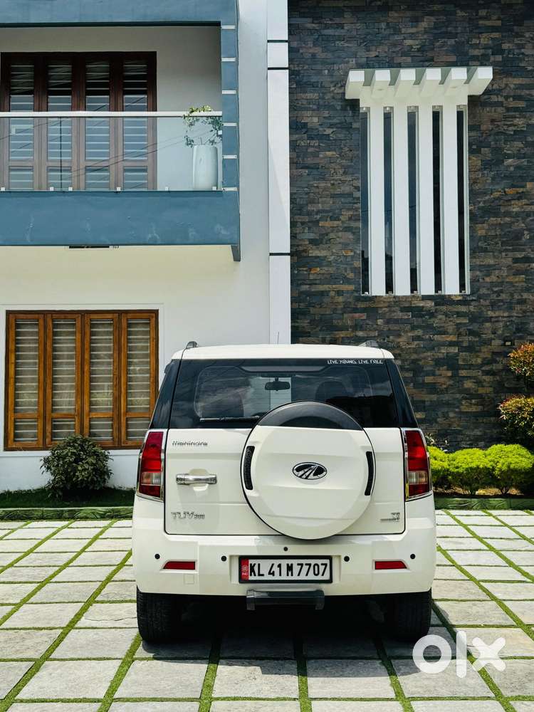 Mahindra Tuv 300 T8 Amt (automatic), 2017, Diesel