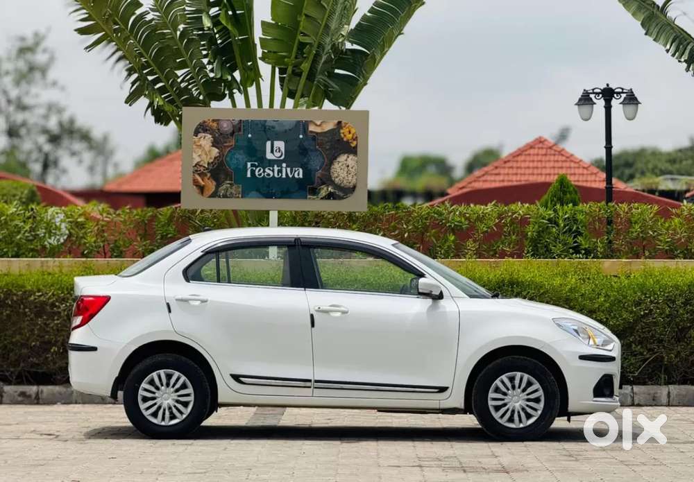 Maruti Suzuki Dzire Vxi Ags, 2022, Petrol