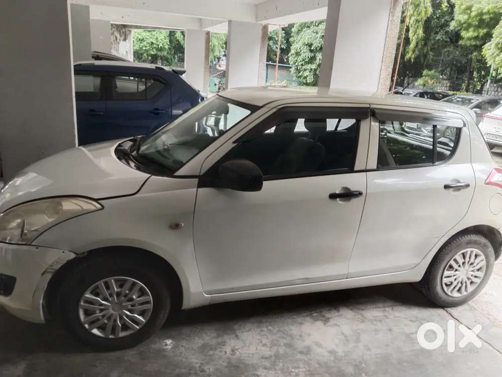 Maruti Suzuki Swift Lxi 2012