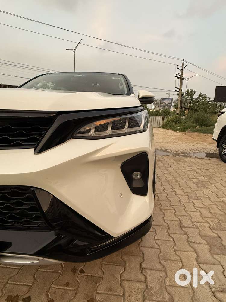 Toyota Fortuner 2.8 Legender 4x4, 2022, Diesel