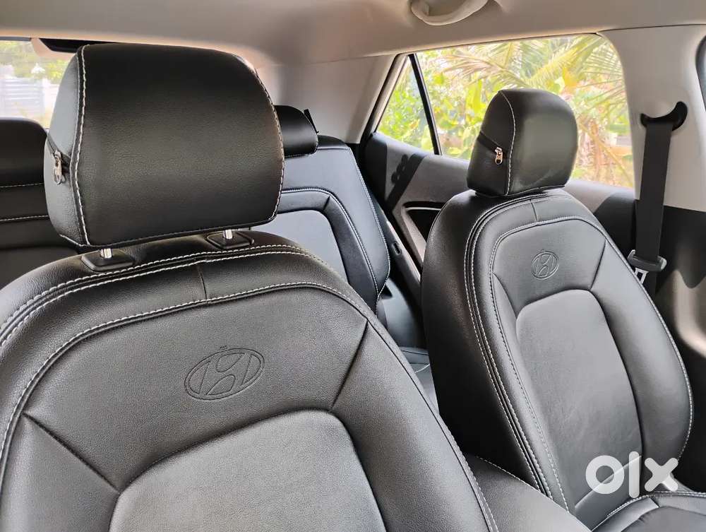 Hyundai Venue 2021 Petrol 26600 Km Driven