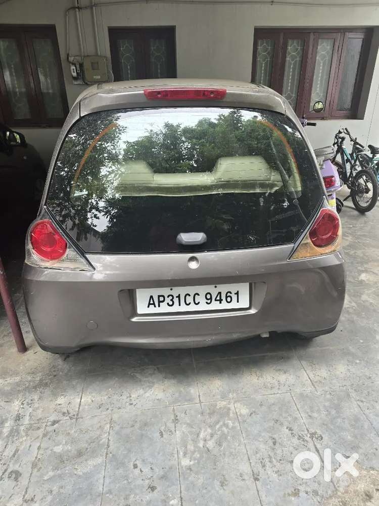 Honda Brio Petrol Mt 2013