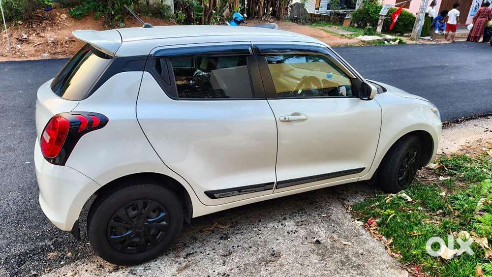 Excellent Showroom Condition Swift Vxi With B2b Insurance